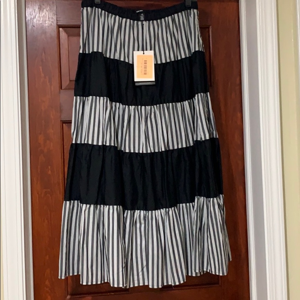 Black and white Skirt